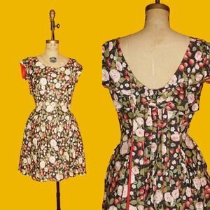 1990s ANNA SUI STRAWBERRY Roses Print Dress W/Red Tulle Underlay & Bow Back. M-L